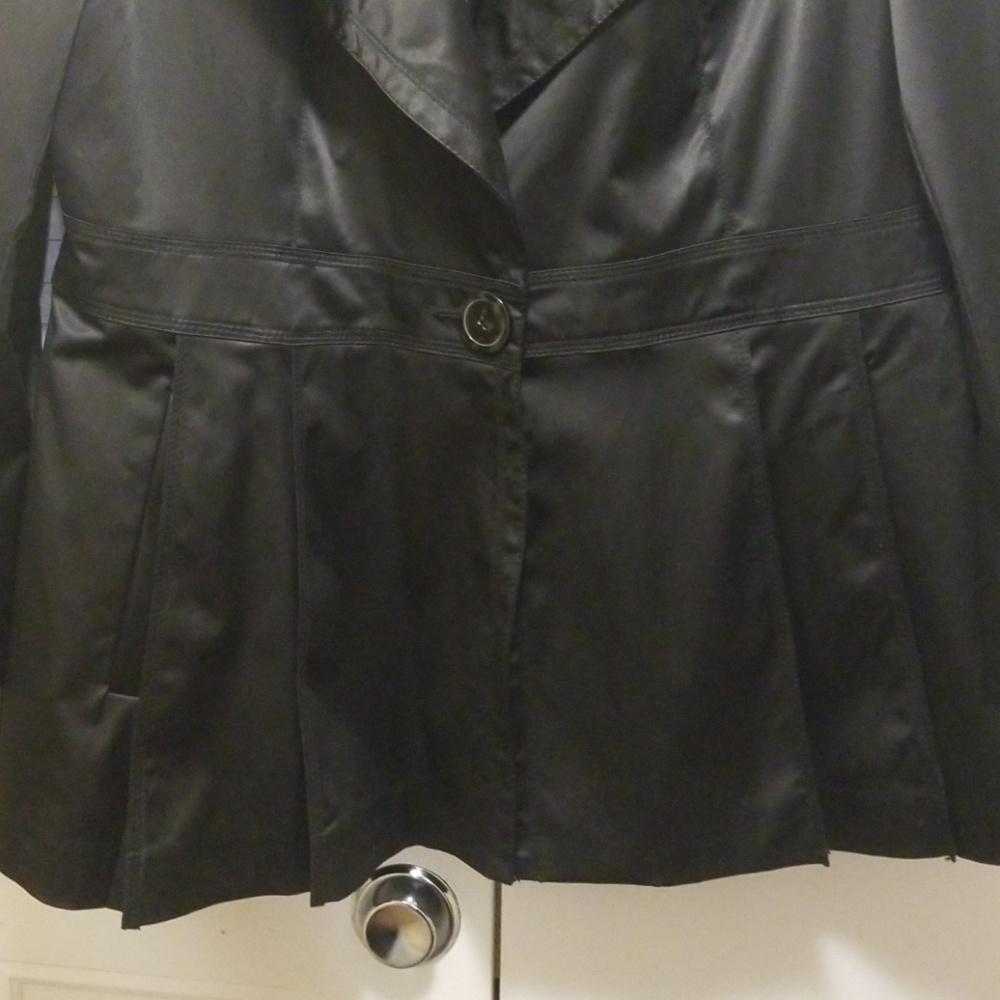 Coat - Picture 2 of 3